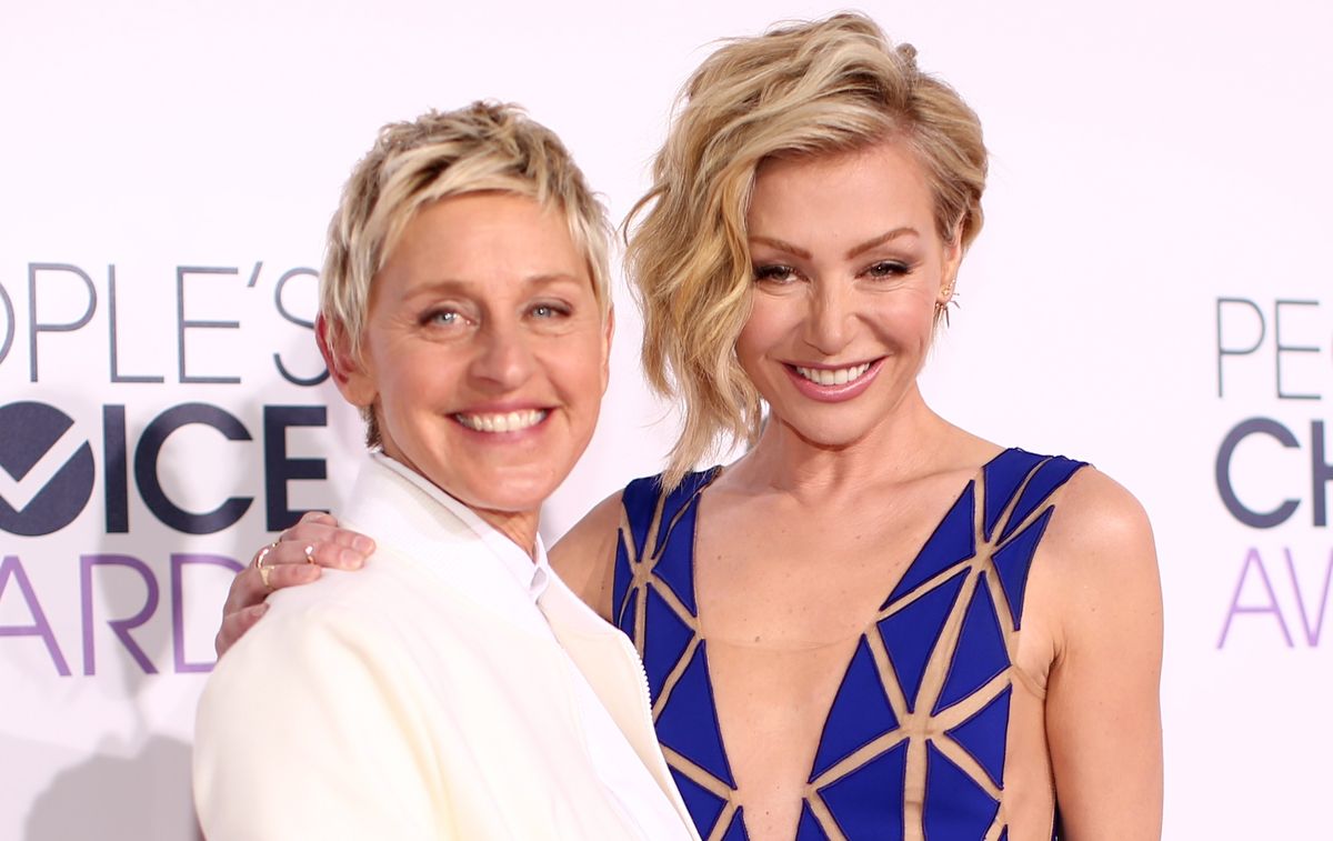 LOS ANGELES, CA - 7. JANUARJA: TV osebnost Ellen DeGeneres (L) in igralka Portia de Rossi se udeležujeta 41. letnega obiska