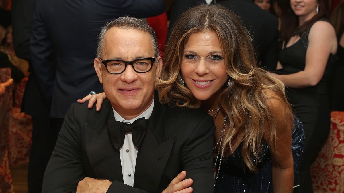 LOS ANGELES, CA - 12. JANUARJA: Igralca Tom Hanks (L) in Rita Wilson se udeležita HBO