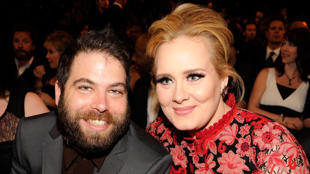 Adele (à droite) et Simon Konecki assistent à la 55e cérémonie annuelle des GRAMMY Awards au STAPLES Center le 10 février 2013 à Los Angeles, Californie.