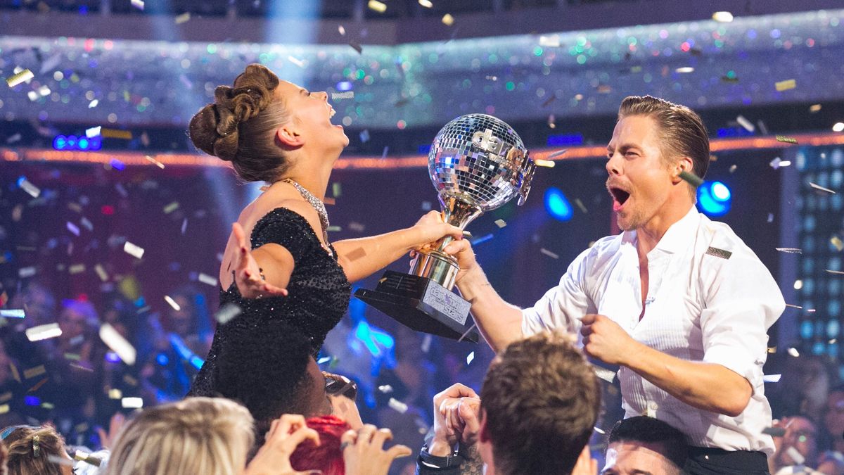 Derek Hough je zmagal v oddaji z Bindi Irwin