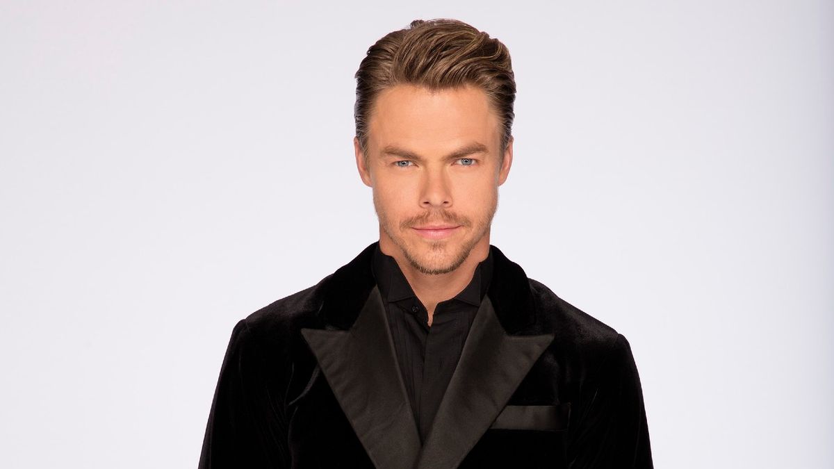 Derek Hough je stopil namesto Len Goodmana