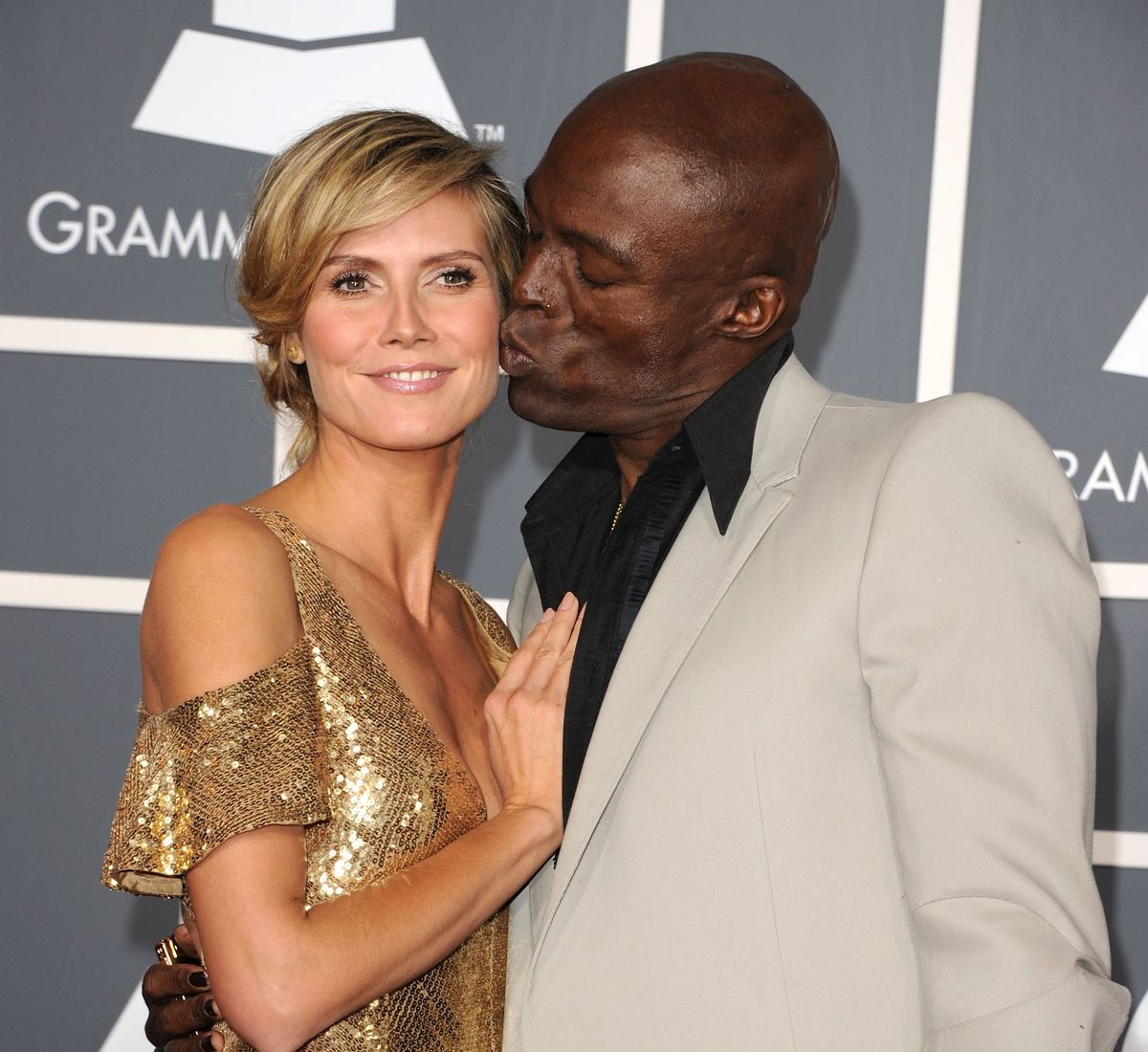 LOS ANGELES, CA - 13 FEBBRAIO: La modella Heidi Klum e la cantante Seal arrivano al 53° Annual Grammy Awards tenutosi allo Staples Center il 13 febbraio 2011 a Los Angeles, California. (Foto di Jason Merritt/Getty Images)