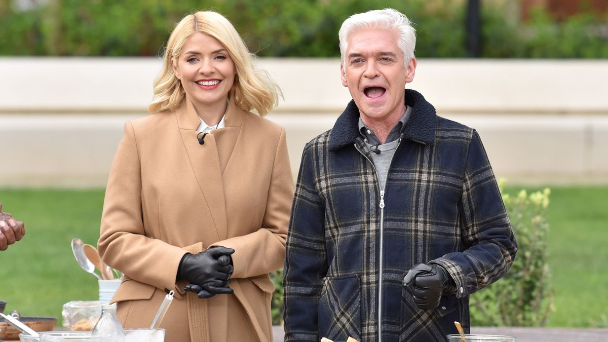 Phillip Schofield und Holly Willoughby drehen einen Abschnitt für This Morning