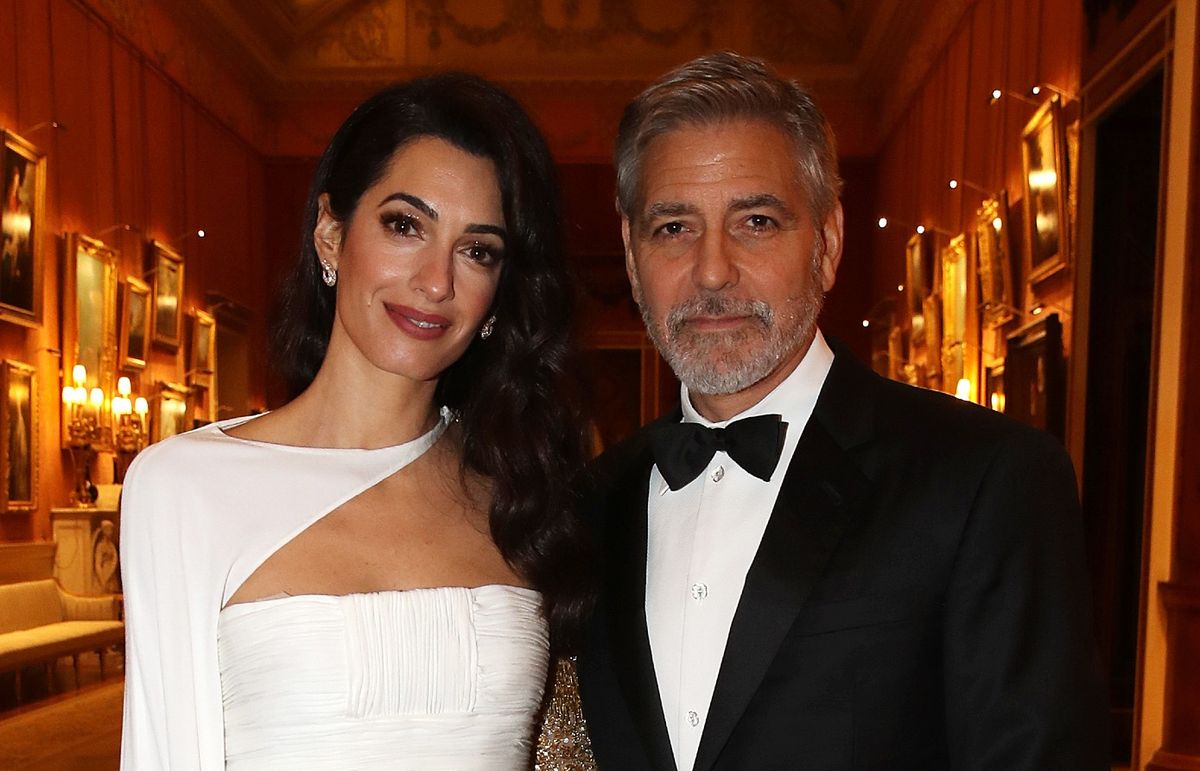 Amal Clooney in George Clooney se udeležita večerje ob praznovanju Princa