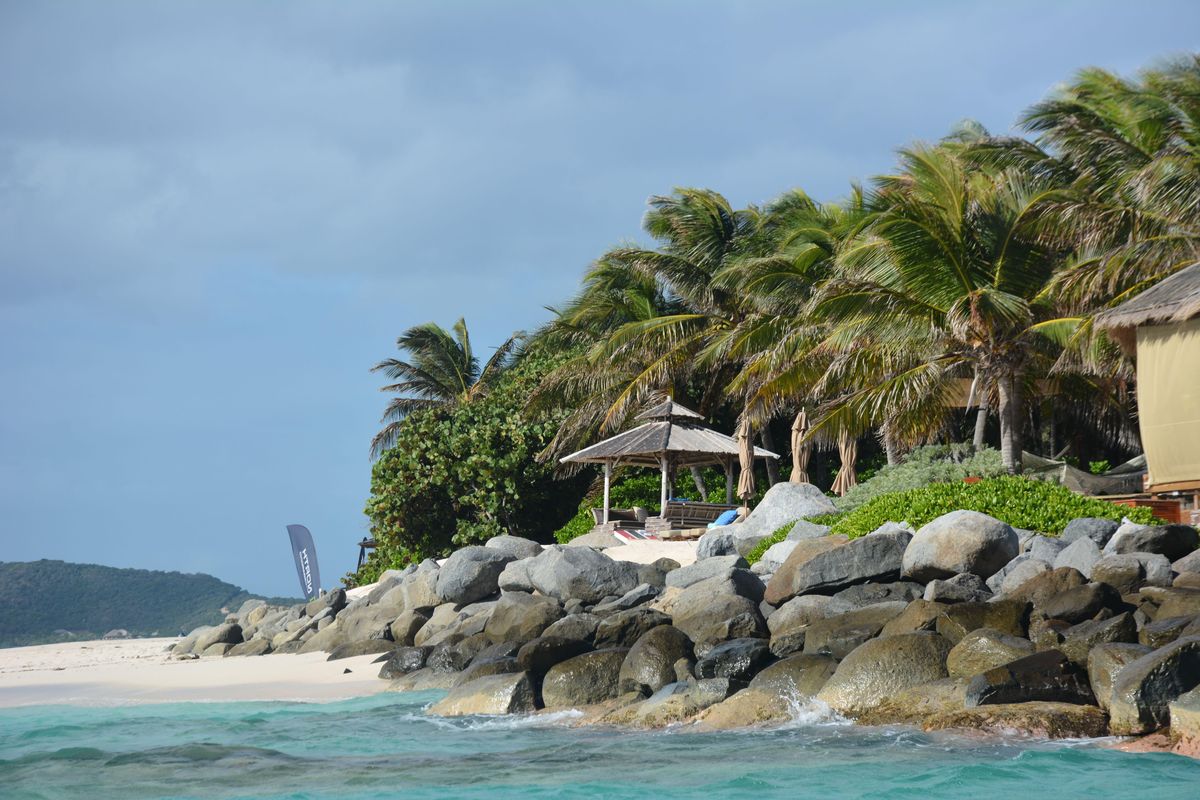 La spiaggia di Necker Island, un