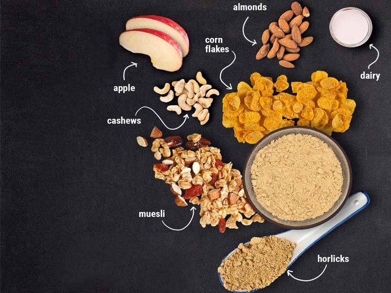 smoothies, smoothies para crianças, smoothies de refeição, Nutella, verduras saudáveis, smoothies Horlicks, espinafre, abacate, pepino, cenoura, expresso indiano, comida saudável para crianças