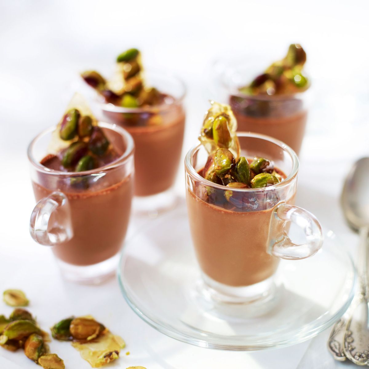 Barattoli di Cioccolato al Tè Bianco con Toffee al Pistacchio