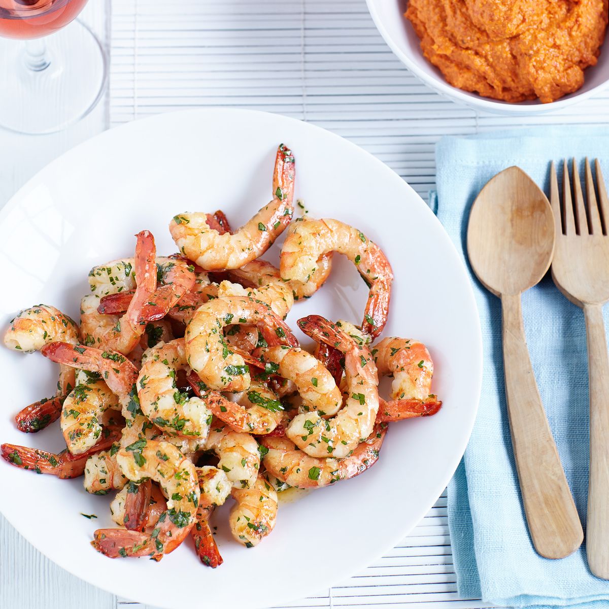 Camarão Alho com Molho Romesco