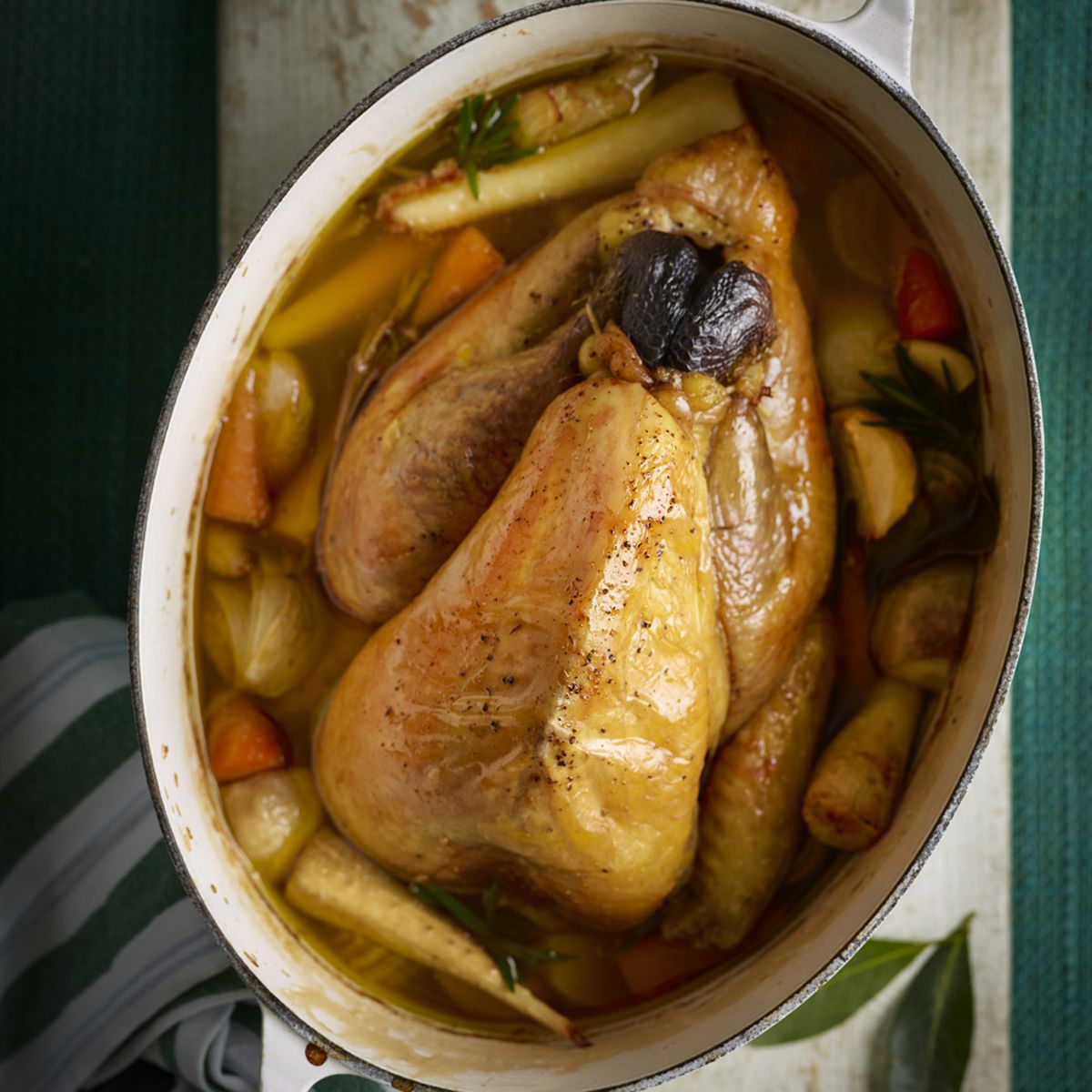 Frango assado na panela