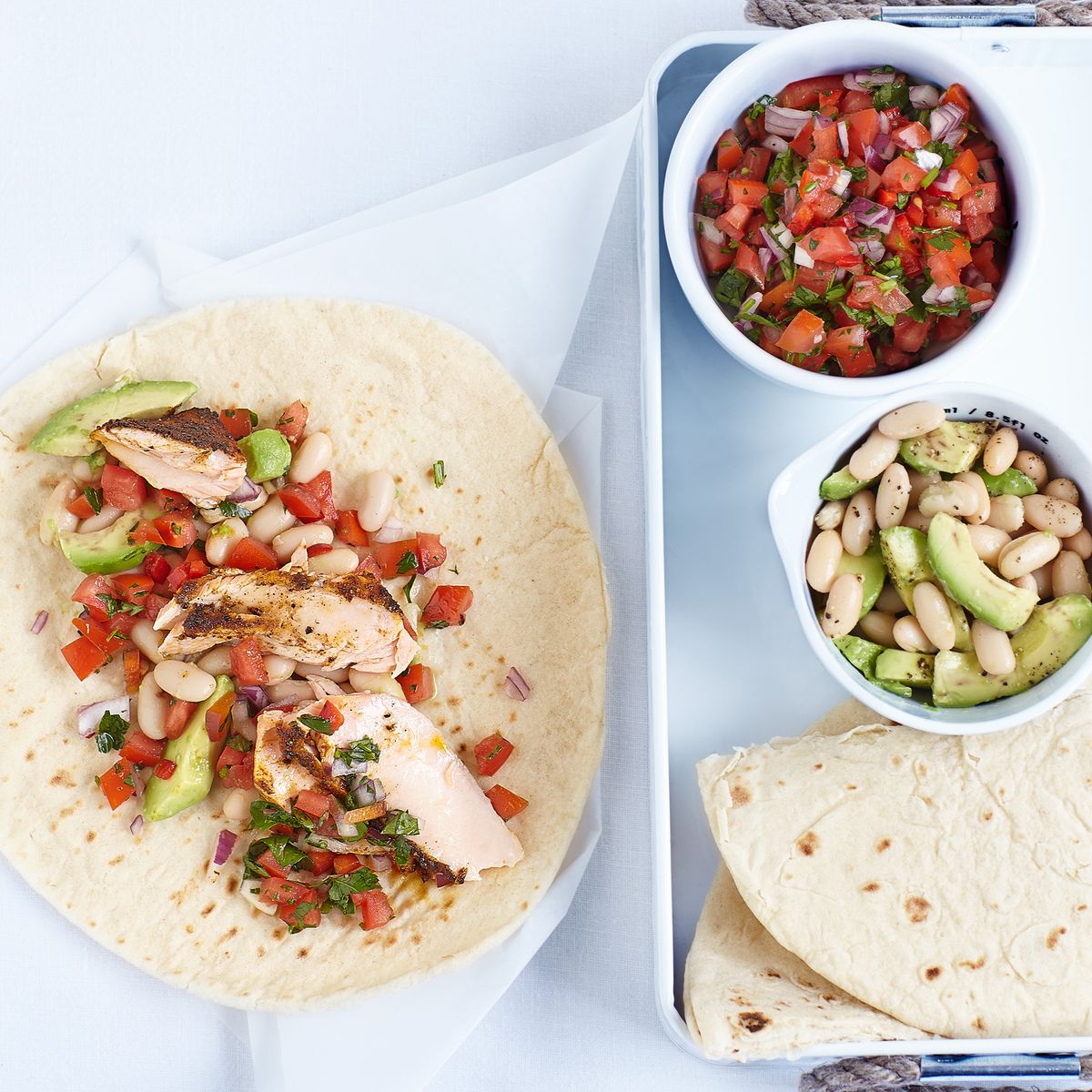 Salmão Cajun Wraps com Salada