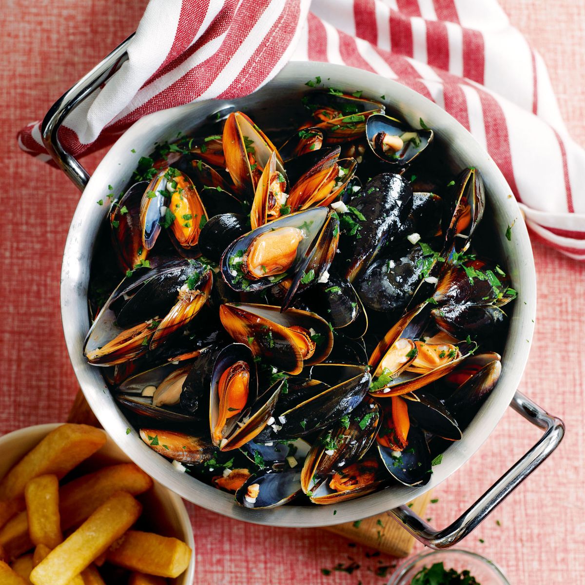 Moules Marinières com Batatas Fritas Caseiras