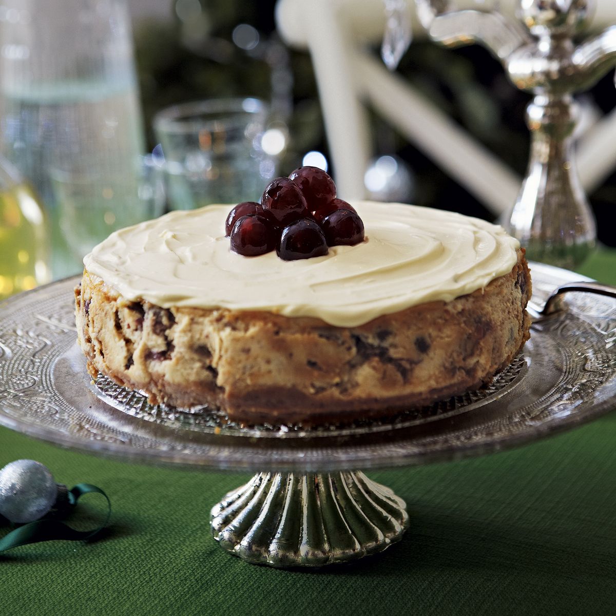 Weihnachtskäsekuchen mit eingeweichten Früchten
