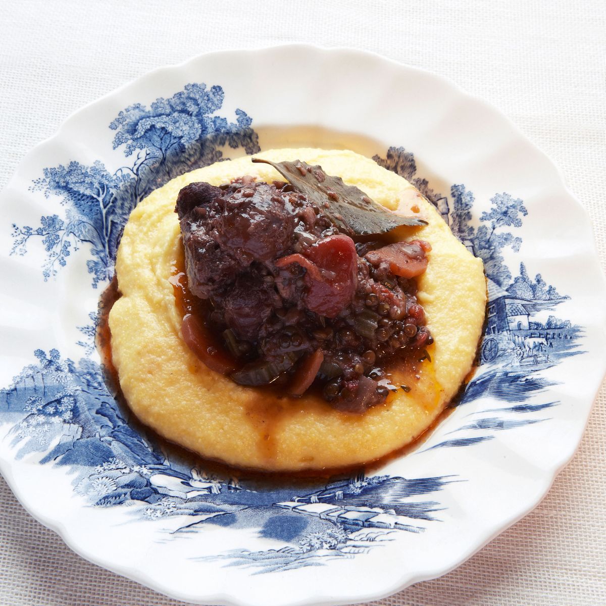 Oxtail Stew a šošovica Beluga