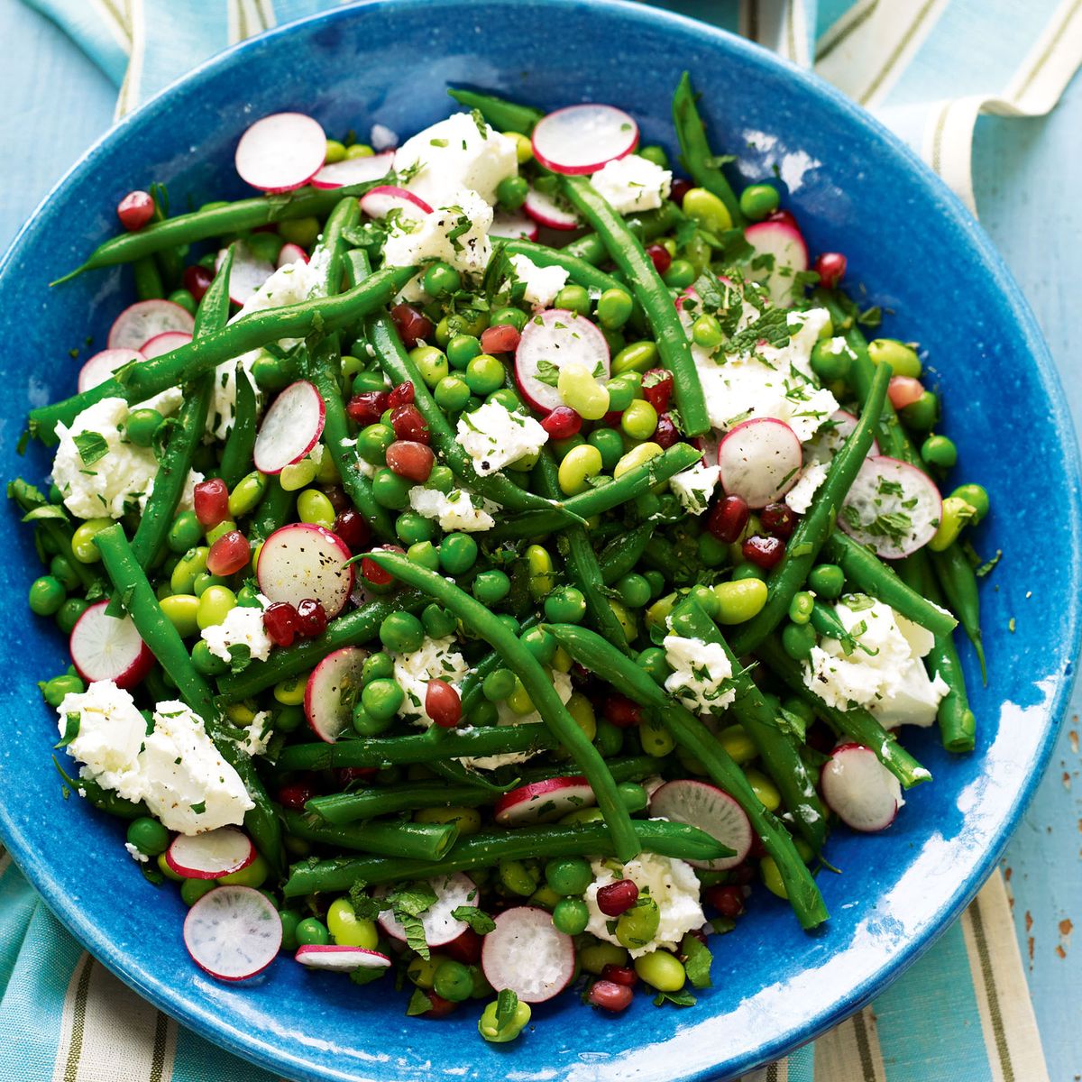 Salada Mista de Feijão com Rabanete, Romã e Cabra