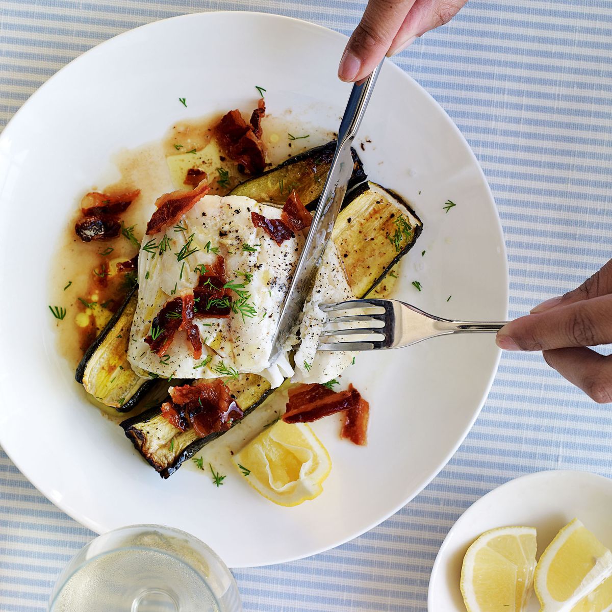 Bacalhau com Abobrinha, Pancetta Crocante e Dill