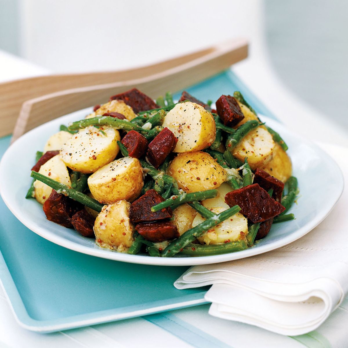 Salada Nova de Batata e Feijão com Chouriço