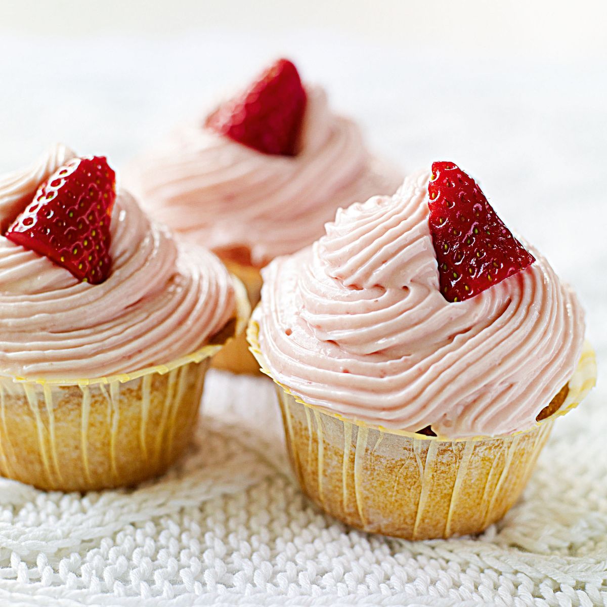 Erdbeeren und Sahne-Cupcakes