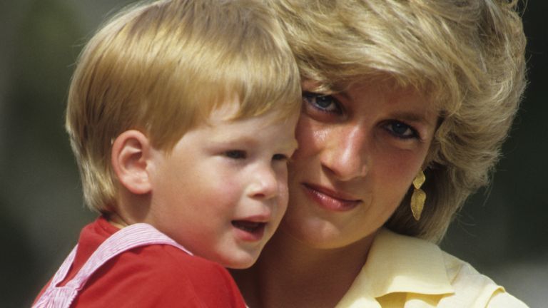 Tento nekrytý list princeznej Diany odhaľuje, ako by sa skutočne cítila v prípade rozhodnutia princa Harryho opustiť kráľovskú rodinu