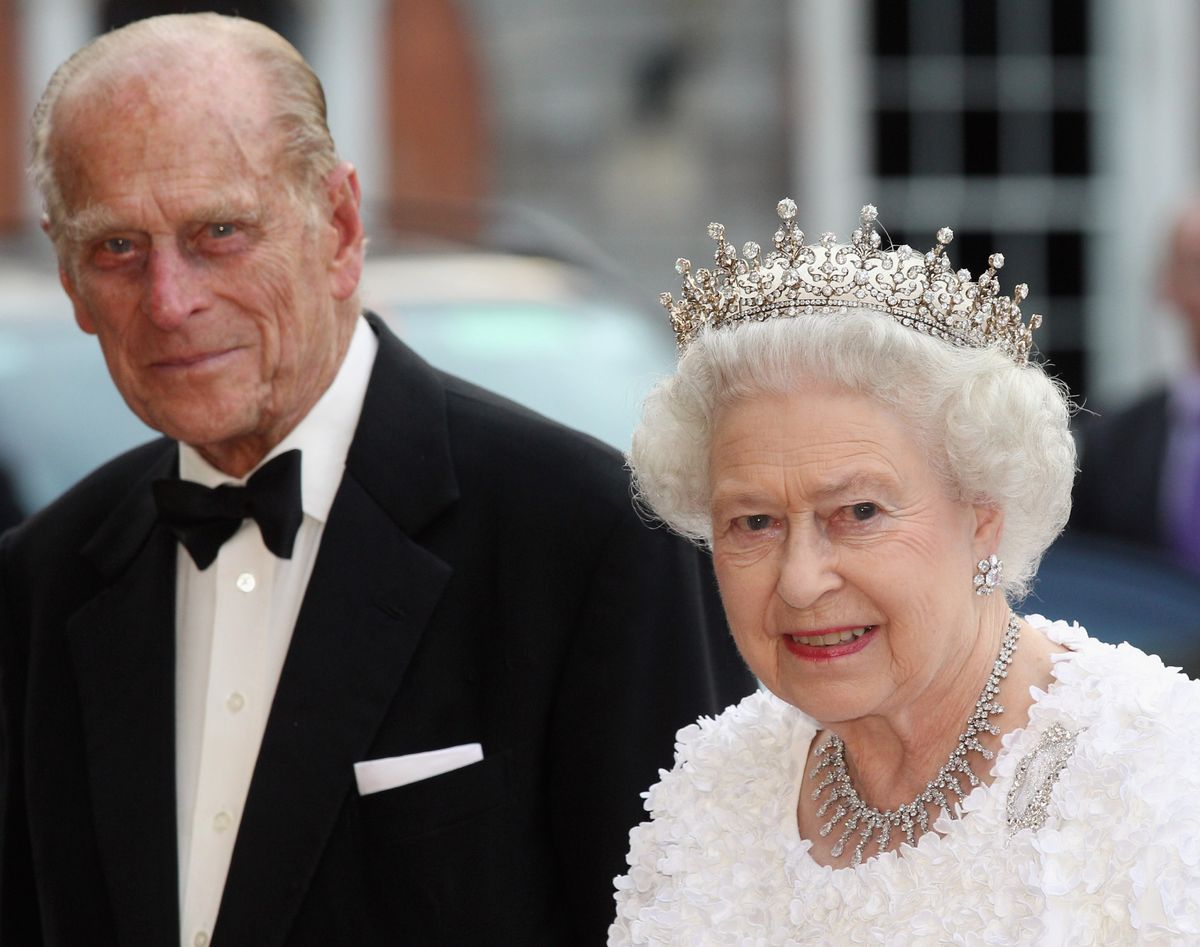 Secondo quanto riferito, la regina e il principe Filippo dormono in letti separati a causa di questa insolita tradizione