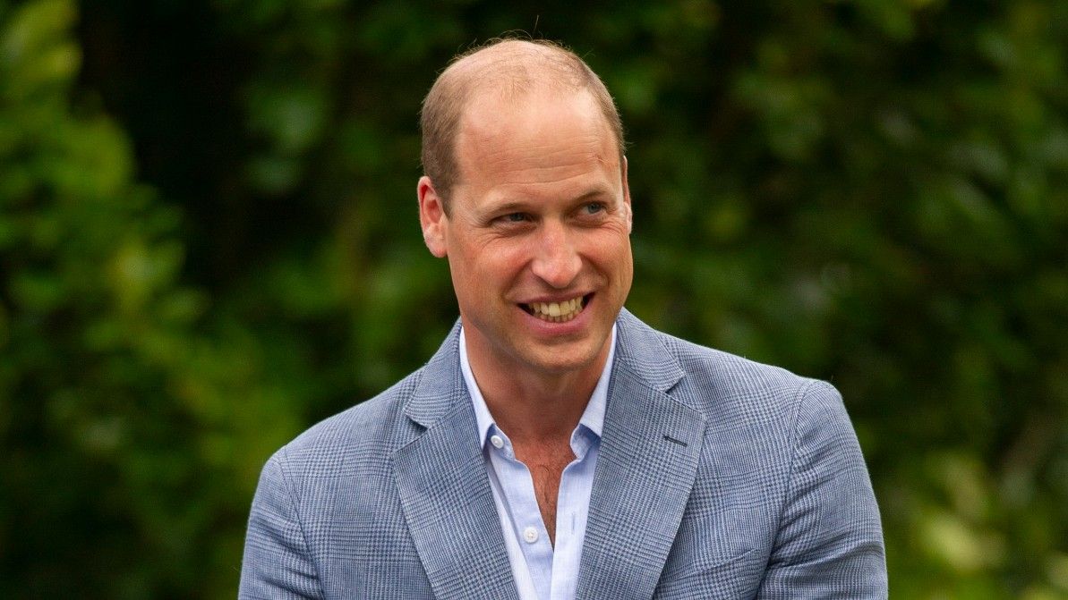 Princ William, vojvoda od Cambridgea, 1. avgusta 2020 v Kingu gosti zunanjo projekcijo finala pokala FA Heads Up FA na posestvu Sandringham.