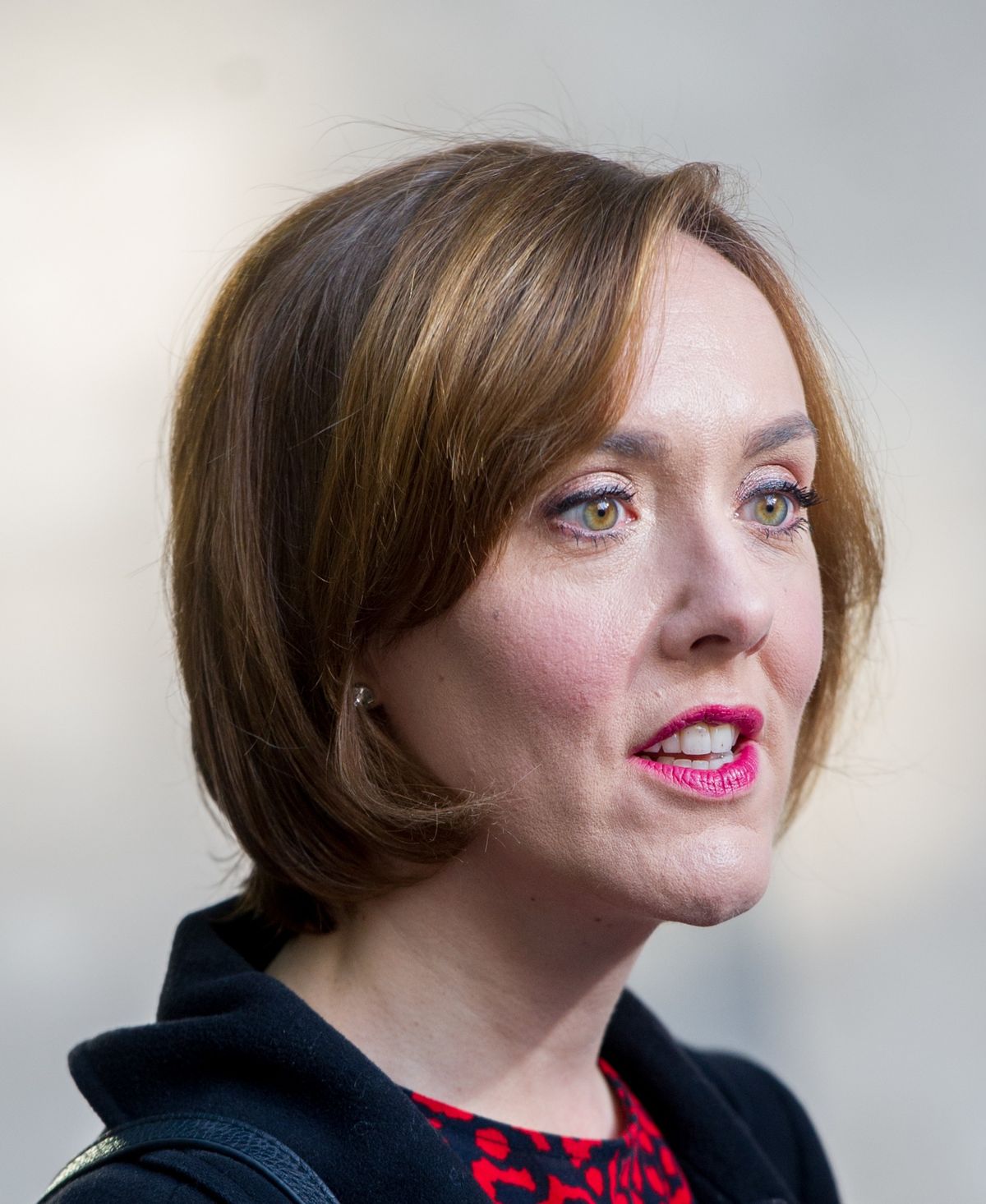LONDRES, INGLATERRA - 19 DE JANEIRO: Camilla Tominey, a editora associada do Daily Telegraph em Londres e Royal Expert para a rede de televisão americana NBC atende Andrew Marr