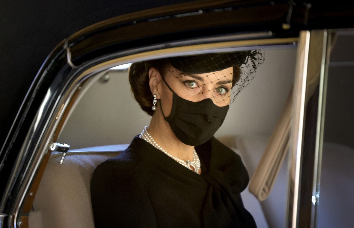 Kate Middleton, Duquesa de Cambridge durante o funeral do Príncipe Philip, Duque de Edimburgo no Castelo de Windsor em 17 de abril de 2021 em Windsor, Inglaterra