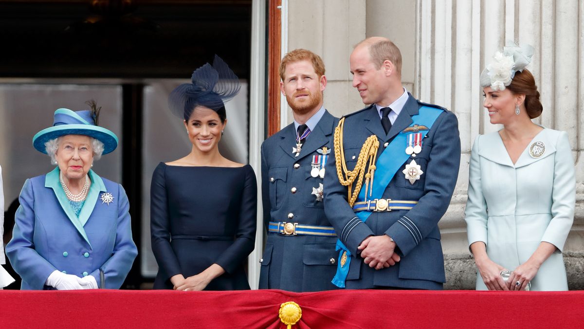 Princ Harry in Meghan Markle, kraljica, William, Kate