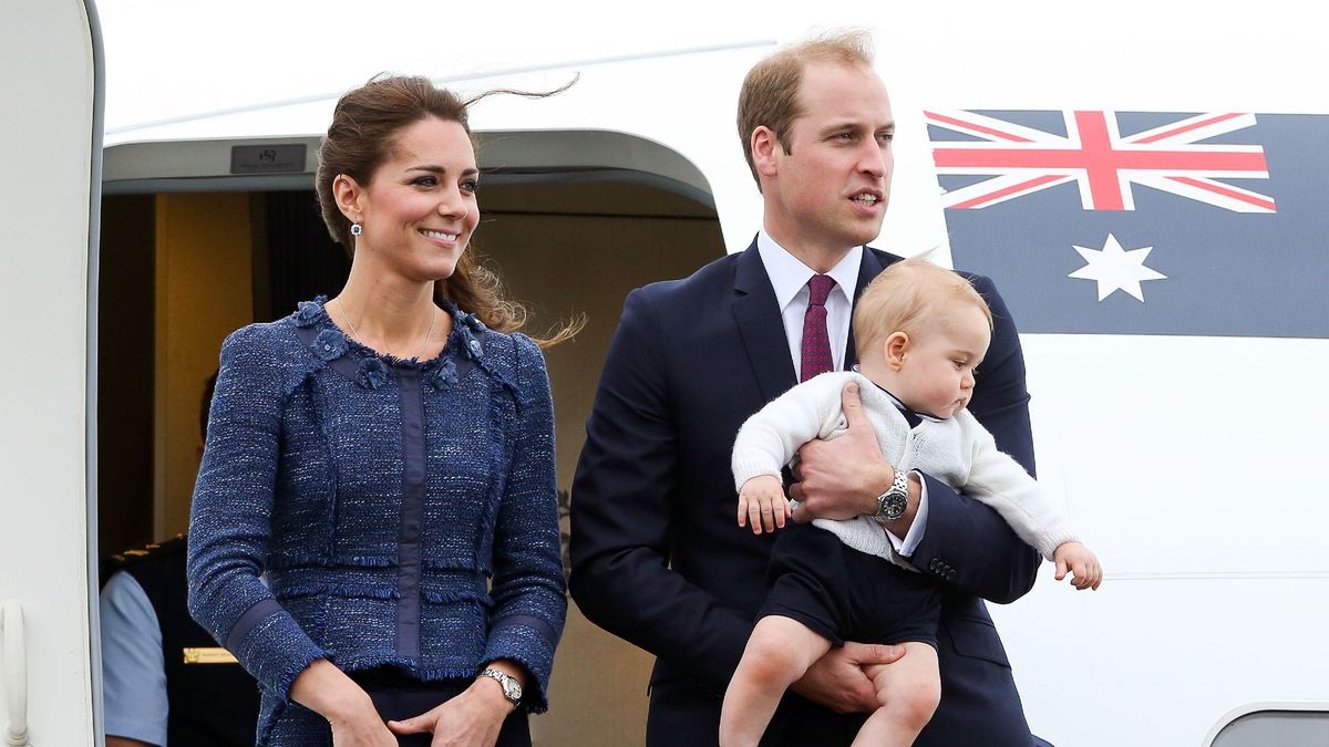 Will y Kate en su primer vuelo con el bebé George