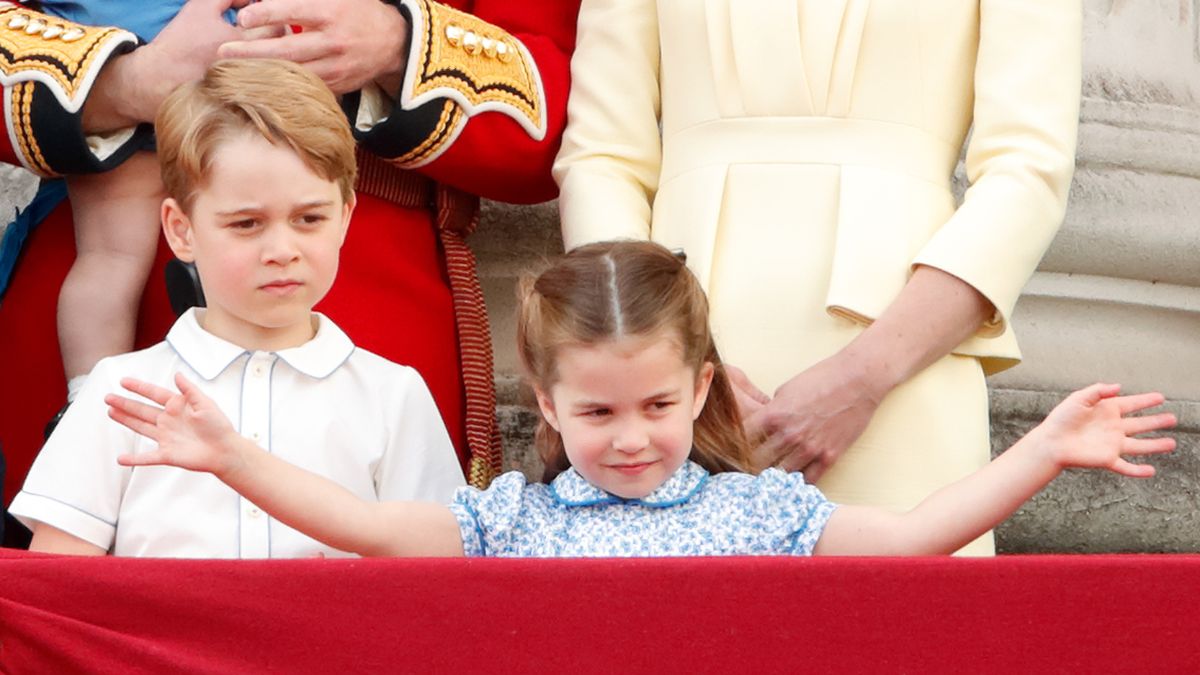 Принцеса Шарлот и принц Джордж за Trooping The Color 2017