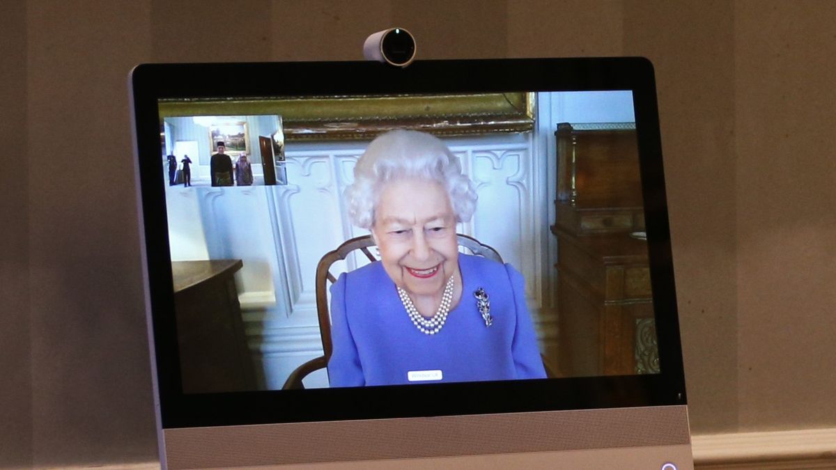 La regina su Zoom durante la pandemia