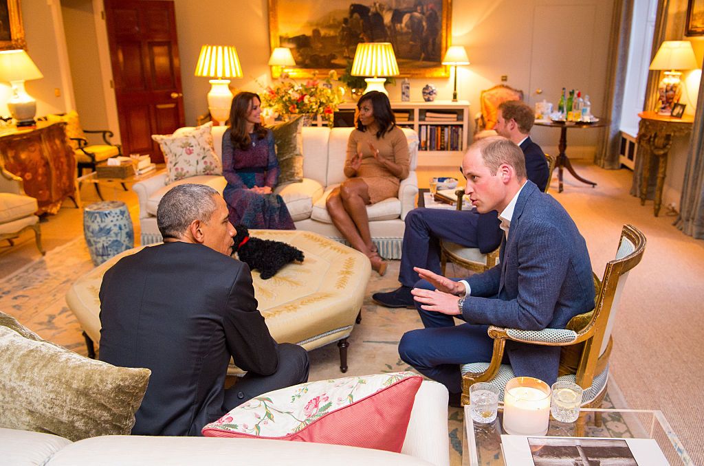 v risalnici apartmaja 1A Kensington Palace