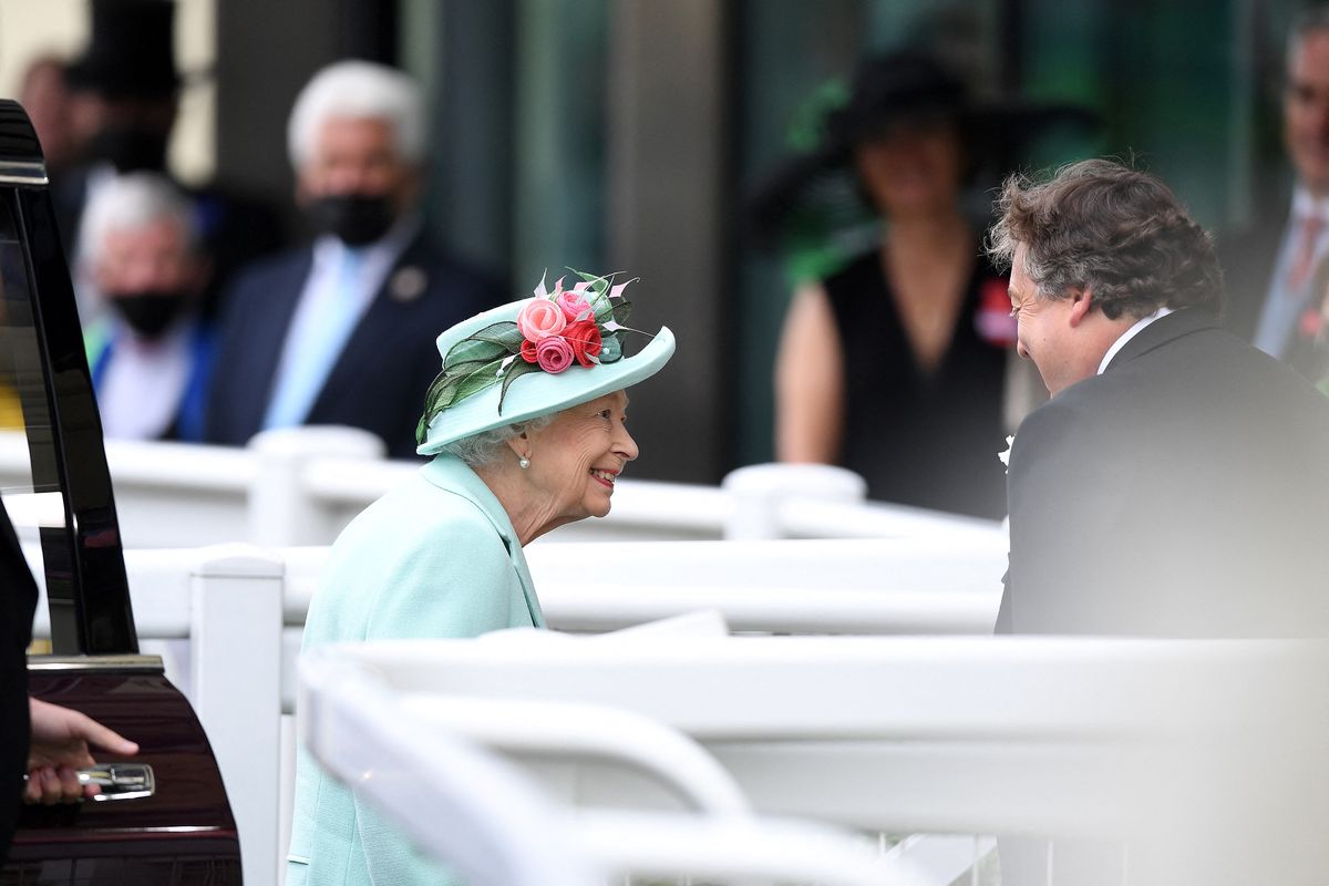 Королева прибывает в Royal Ascot 2021