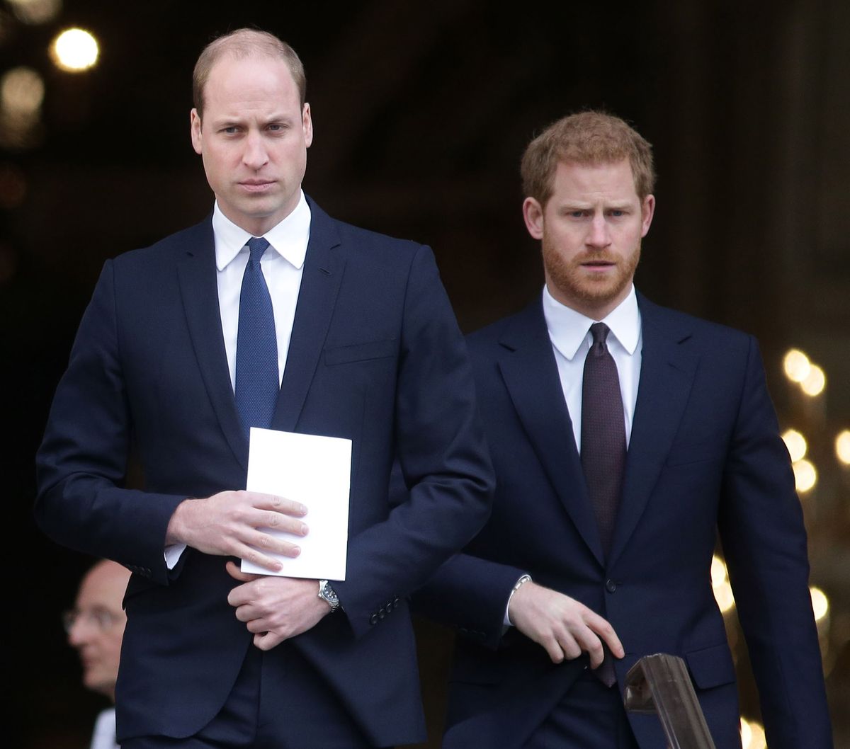LONDON, ENGLESKA - 14. DECEMBRA: Catherine, vojvodinja od Cambridgea, princ William, vojvoda od Cambridgea in princ Harry odhajajo po obisku nacionalne spominske službe Grenfell Tower v St Paul