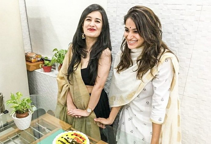 arushi chawla sestra
