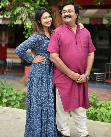 divyanka tripathi otec