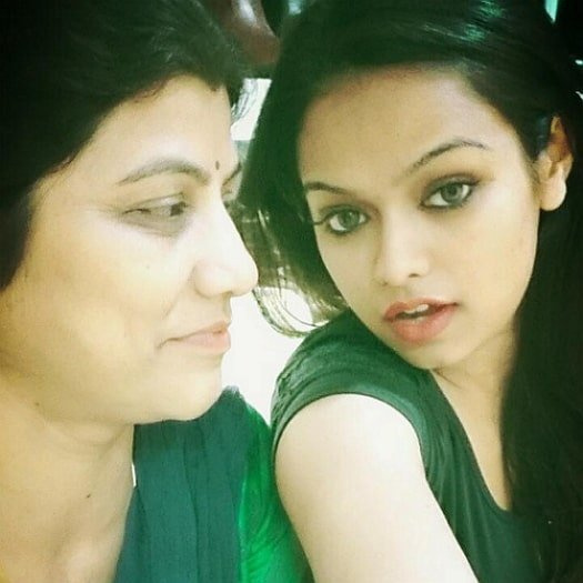 sonyaa ayodhya Mutter