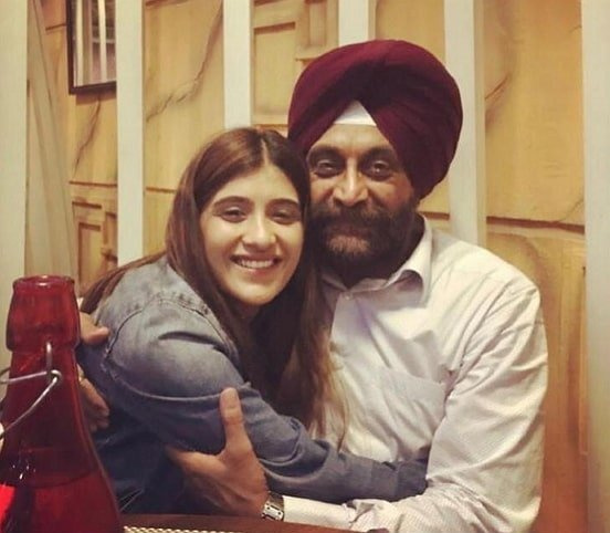 nimrit kaur ahluwalia otec