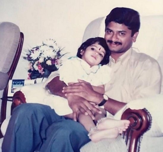 foto de la infancia de aparna balamurali