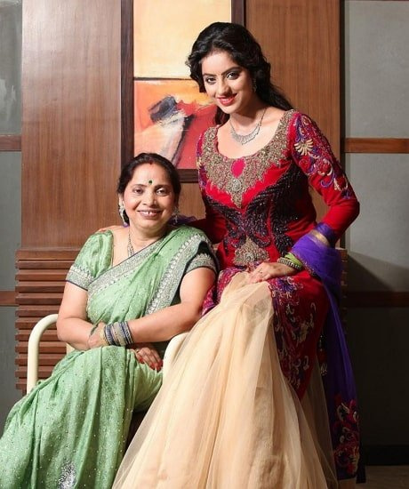 Deepika singh mãe