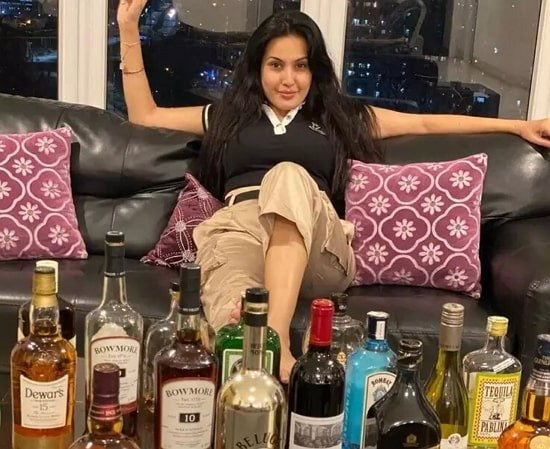   kamya punjabi
