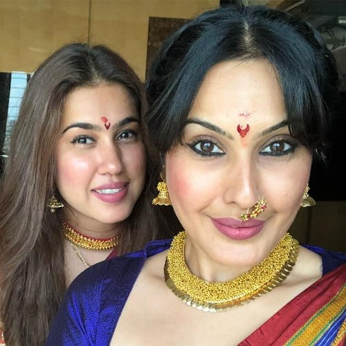   Kamya Punjabi mit Mala Punjabi