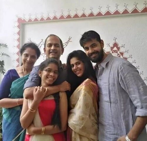 familia madhura deshpande