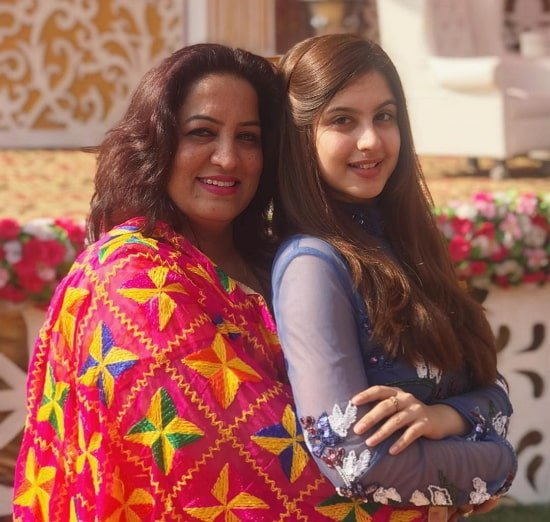 tunisha sharma madre