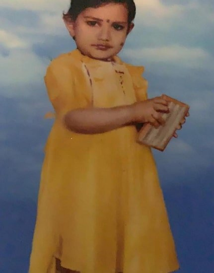 photo d'enfance de rithu mantra