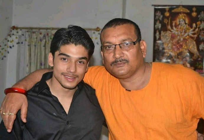 syn gupteshwara pandeyho