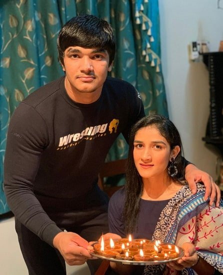   sangeeta phogat hermano