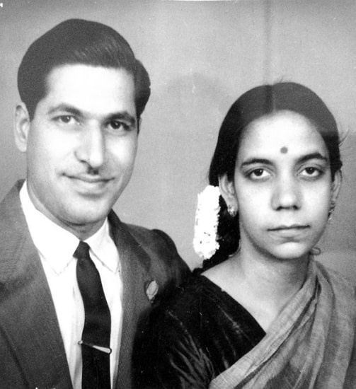 rajneesh kapoor pai e mãe