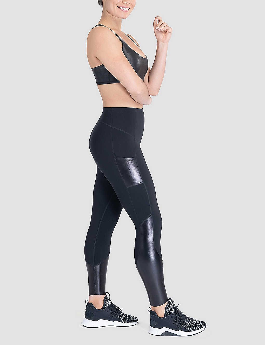 Use leggings de jersey elástico de talle medio