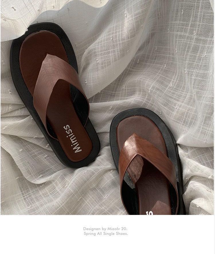 Natikači iz umetnega usnja, 32,60 £, yesstyle.com